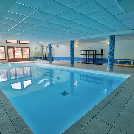 Apartment Cosy Avec Balcon, Au Pied Des Pistes, Piscine, Parking, A - Fr-1-505-110 *